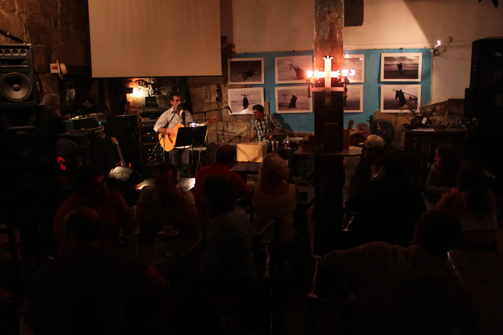 Concerto numa sala com público sentado